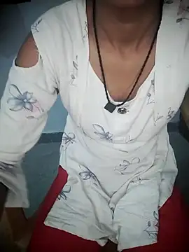 Snapshot of Sexey-Puja chatting on 10/06/25, 03:29 Sexey-Puja online show from 10/06/25, 03:29