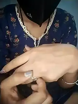 Snapshot of Sexey-Puja chatting on 09/29/25, 09:27 Sexey-Puja online show from 09/29/25, 09:27
