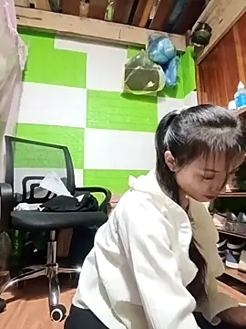 Snapshot of tdtd98 chatting on 11/02/25, 04:28 tdtd98 online show from 11/02/25, 04:28