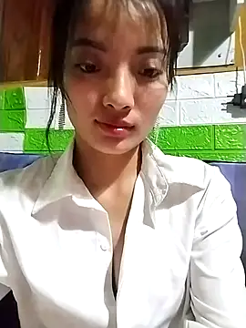 Snapshot of tdtd98 chatting on 12/22/25, 04:18 tdtd98 online show from 12/22/25, 04:18