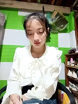 Snapshot of tdtd98 chatting on 10/20/25, 11:33 tdtd98 online show from 10/20/25, 11:33