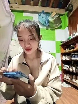 Snapshot of tdtd98 chatting on 10/27/25, 04:46 tdtd98 online show from 10/27/25, 04:46