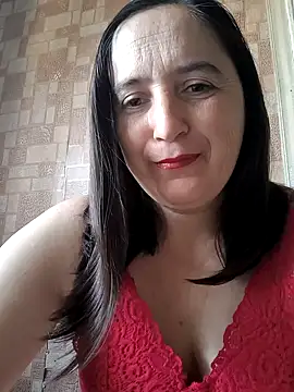 Snapshot of EvelinCutex chatting on 10/04/25, 06:15 EvelinCutex online show from 10/04/25, 06:15