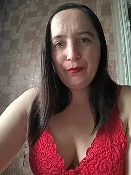 Snapshot of EvelinCutex chatting on 10/16/25, 11:29 EvelinCutex online show from 10/16/25, 11:29