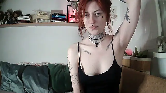 Zelesuida online show from 11/17/25, 08:46