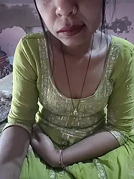 Snapshot of Paakhi-Singh chatting on 12/18/25, 04:39 Paakhi-Singh online show from 12/18/25, 04:39