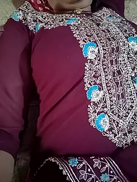 Snapshot of Paakhi-Singh chatting on 11/03/25, 07:13 Paakhi-Singh online show from 11/03/25, 07:13