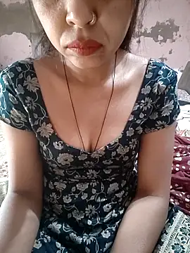 Snapshot of Paakhi-Singh chatting on 12/17/25, 04:50 Paakhi-Singh online show from 12/17/25, 04:50