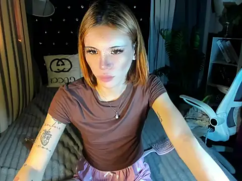 samantha fox8 online show from 11/29/25, 12:22