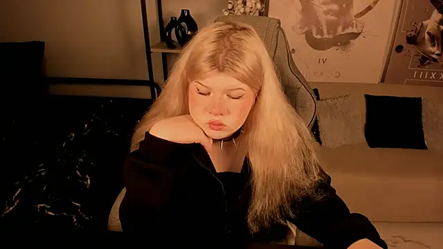 Snapshot of LilithNelson chatting on 10/07/25, 05:25 LilithNelson online show from 10/07/25, 05:25