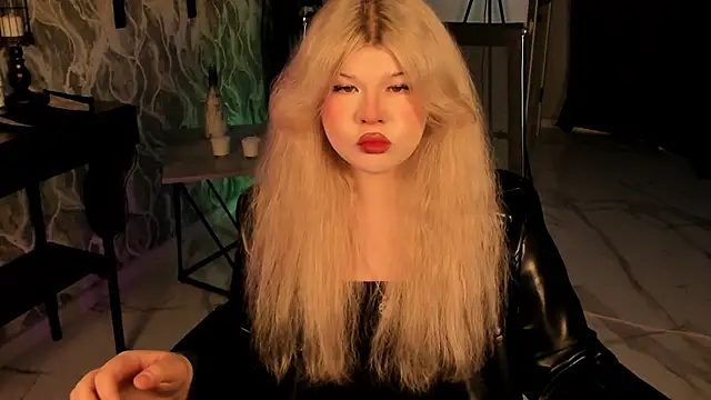 Snapshot of LilithNelson chatting on 10/14/25, 02:28 LilithNelson online show from 10/14/25, 02:28