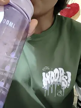 RAYI Queen 2 online show from 02/15/26, 09:47