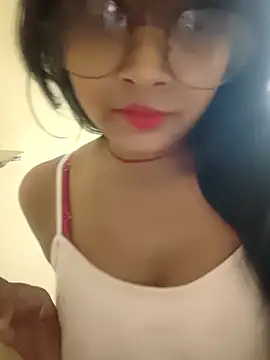 RAYI Queen 2 online show from 11/21/25, 04:06