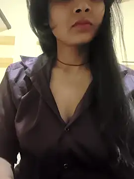 RAYI Queen 2 online show from 11/10/25, 07:19