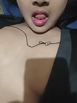 RAYI Queen 2 online show from 05/18/26, 07:29