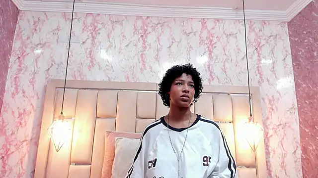 WILD FIREE  online show from 11/06/25, 08:02