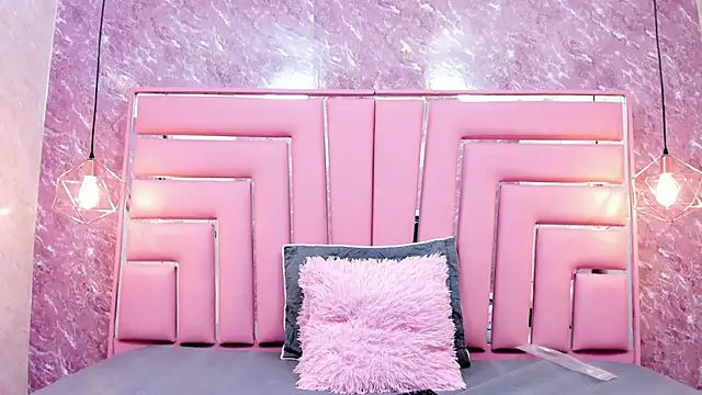 WILD FIREE  online show from 11/21/25, 07:02