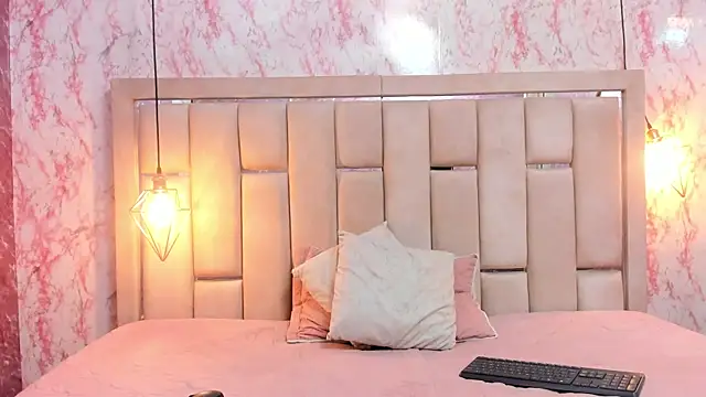 Snapshot of WILD_FIREE_ chatting on 10/30/25, 07:33 WILD FIREE  online show from 10/30/25, 07:33