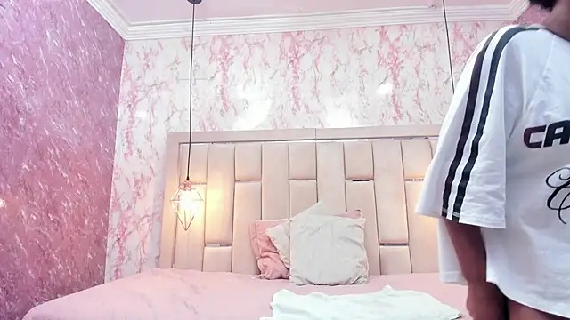 WILD FIREE  online show from 12/02/25, 08:21