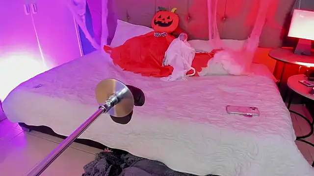 Karol Pagee online show from 10/24/25, 04:00