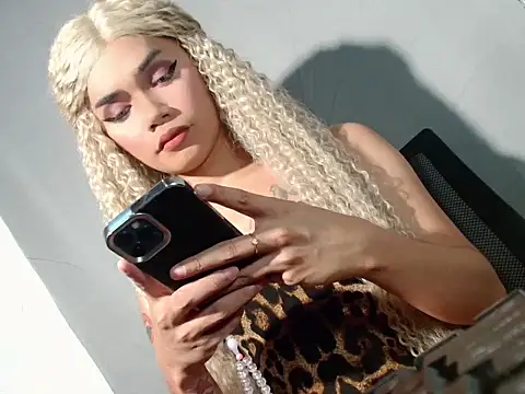 hugecockbabe online show from 03/30/26, 04:52