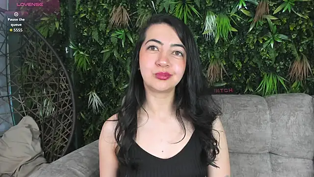 Saya Amaretto1 online show from 09/08/25, 07:24