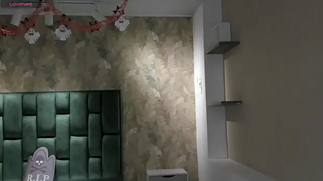 Saya Amaretto1 online show from 10/24/25, 06:51