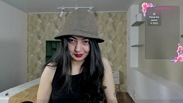 Saya Amaretto1 online show from 12/05/25, 07:45