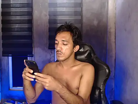 RowyCam online show from 11/12/25, 02:15