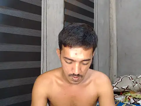 Snapshot of RowyCam chatting on 09/16/25, 04:30 RowyCam online show from 09/16/25, 04:30