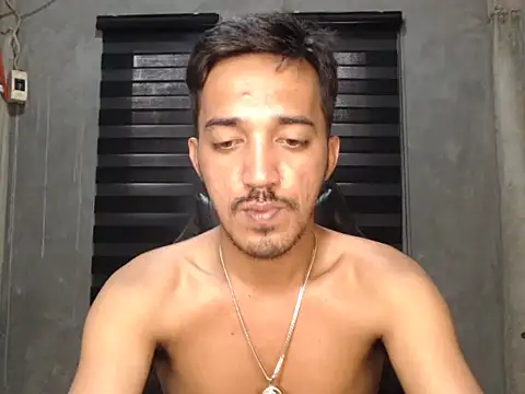 Snapshot of RowyCam chatting on 09/14/25, 06:47 RowyCam online show from 09/14/25, 06:47