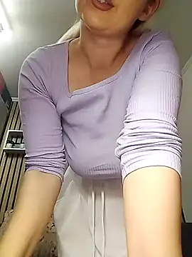 Mayaaaaaa  online show from 11/27/25, 07:31