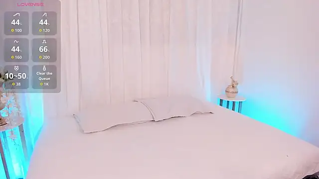 manyaa  online show from 04/23/26, 07:48