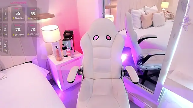 manyaa  online show from 03/23/26, 07:47