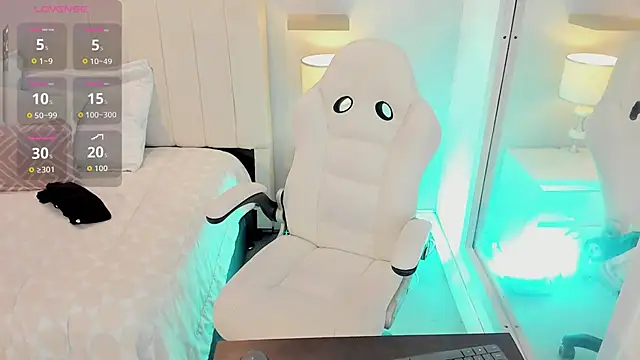 manyaa  online show from 11/27/25, 07:47