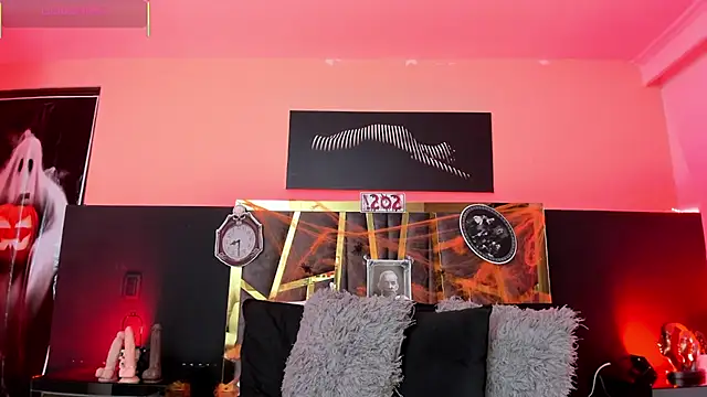 ScarletTorres online show from 10/21/25, 06:51