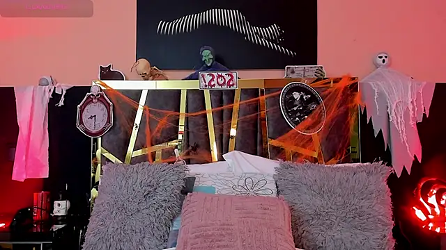 ScarletTorres online show from 10/29/25, 07:02