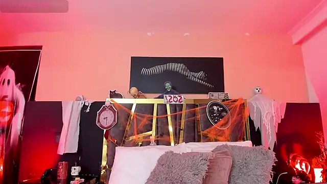 ScarletTorres online show from 10/27/25, 05:36