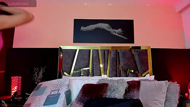 ScarletTorres online show from 11/25/25, 06:08