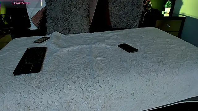 ScarletTorres online show from 12/14/25, 04:01