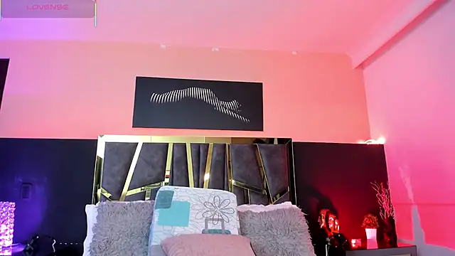 ScarletTorres online show from 11/17/25, 06:23