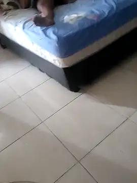 Snapshot of boysxx chatting on 10/17/25, 12:14 boysxx online show from 10/17/25, 12:14