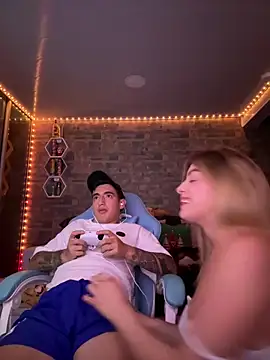 Melissa coll online show from 11/18/25, 06:28