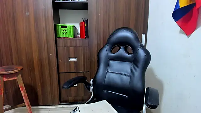 miss bigcockts online show from 04/28/26, 12:53