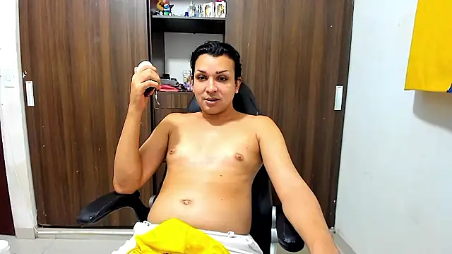 Snapshot of miss_bigcockts chatting on 01/06/26, 09:46 miss bigcockts online show from 01/06/26, 09:46