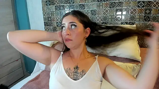 Keyla ruiz  online show from 05/05/26, 06:55