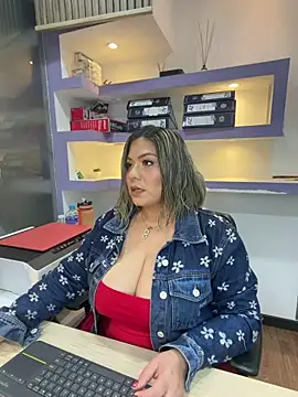 isabella horney  online show from 05/19/26, 12:34