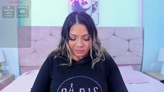 isabella horney  online show from 09/22/25, 08:26