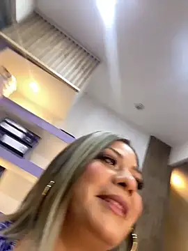 isabella horney  online show from 03/23/26, 12:27