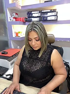 isabella horney  online show from 03/05/26, 12:13